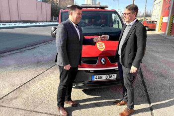 Renault Trafic z Teplárny Trmice bude nyní sloužit hasičům z Telnive Renault Trafic z Teplárny Trmice bude nyní sloužit hasičům z Telnive