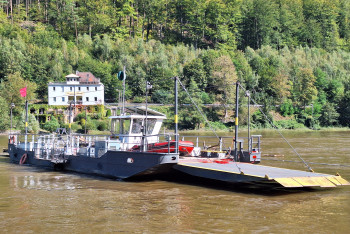 Děčín hledá provozovatele přívozu v Dolním Žlebu. Děčín hledá provozovatele přívozu v Dolním Žlebu.