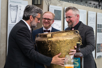 Café Nobel: Kráska z Kladiny a pivo z pravěku Café Nobel: Kráska z Kladiny a pivo z pravěku