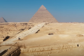 Znali stavitelé Velké pyramidy rychlost světla? Znali stavitelé Velké pyramidy rychlost světla?